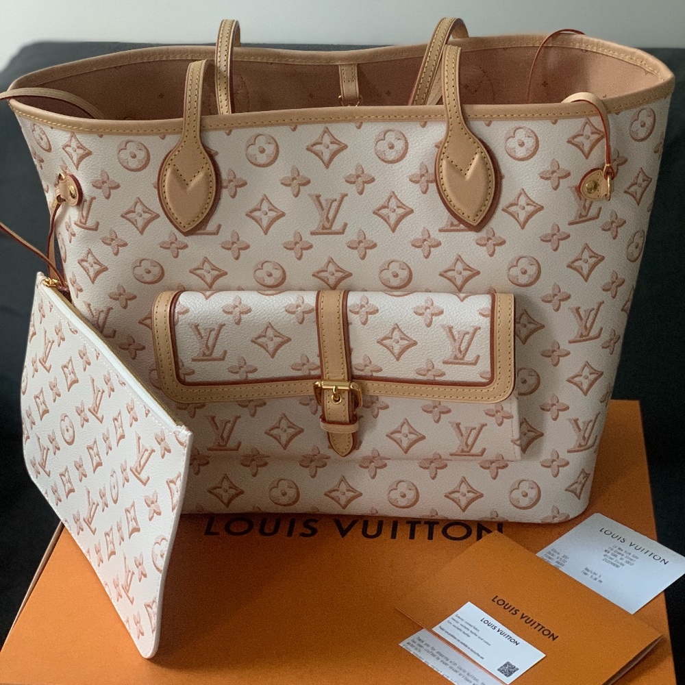 New never used Louis Vuitton Neverfull Fall Collection Bag